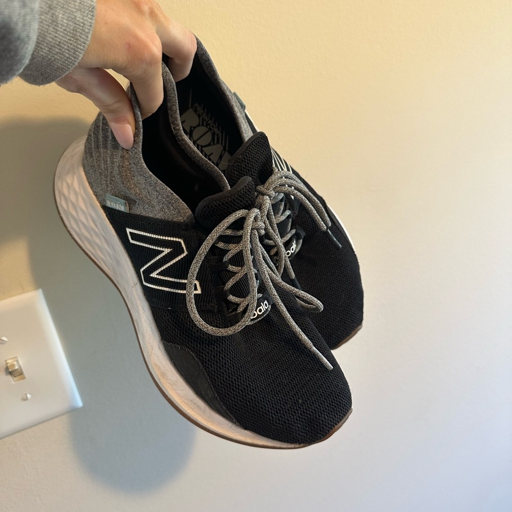 New Balance Tennis Shoe